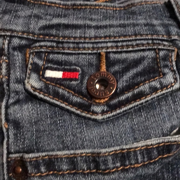 Tommy Hilfiger Jeans in a size 5. - Picture 4 of 7